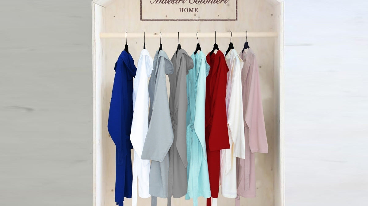 Accappatoio in Microspugna: Praticità e Comfort per Ogni Giorno