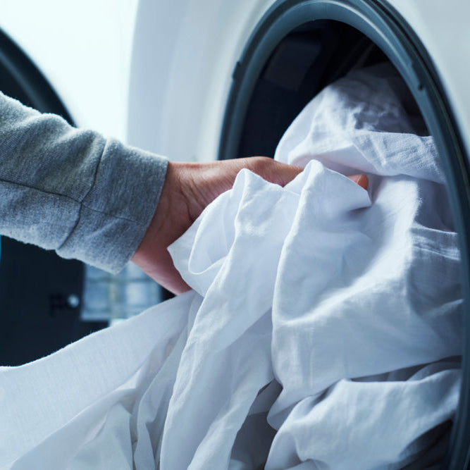 Come Togliere le Macchie di Sangue dalle Lenzuola: Guida Pratica e Veloce