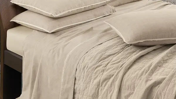 Lenzuola No Stiro: Cosa Sono e Perché Sono Inutili - Guida Completa 2025