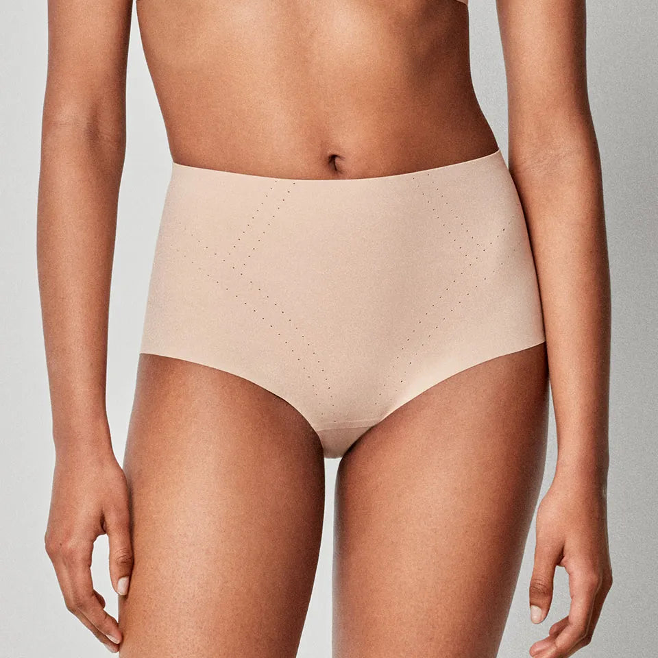 slip taglio laser senza cuciture contenitivo gisela colore nudo o nero