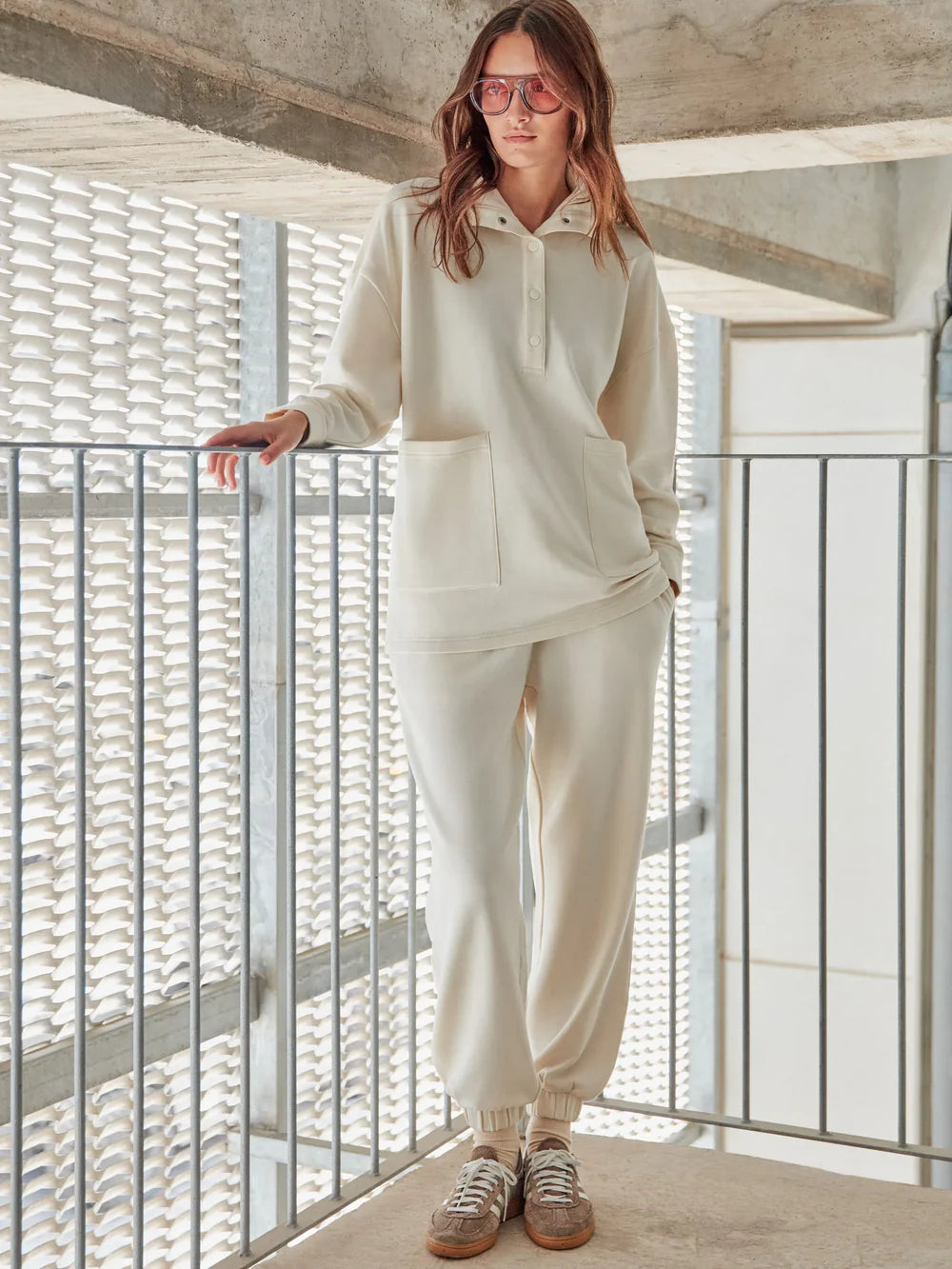 Felpa oversize in pile con collo button down 70012 gisela Gisela