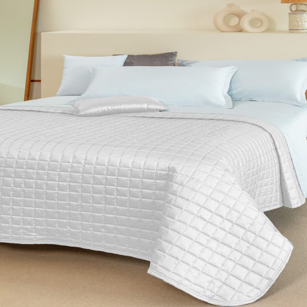 Trapuntino Neith copriletto trapuntato Matrimoniale art. Gioiello rasatello + colori Neith