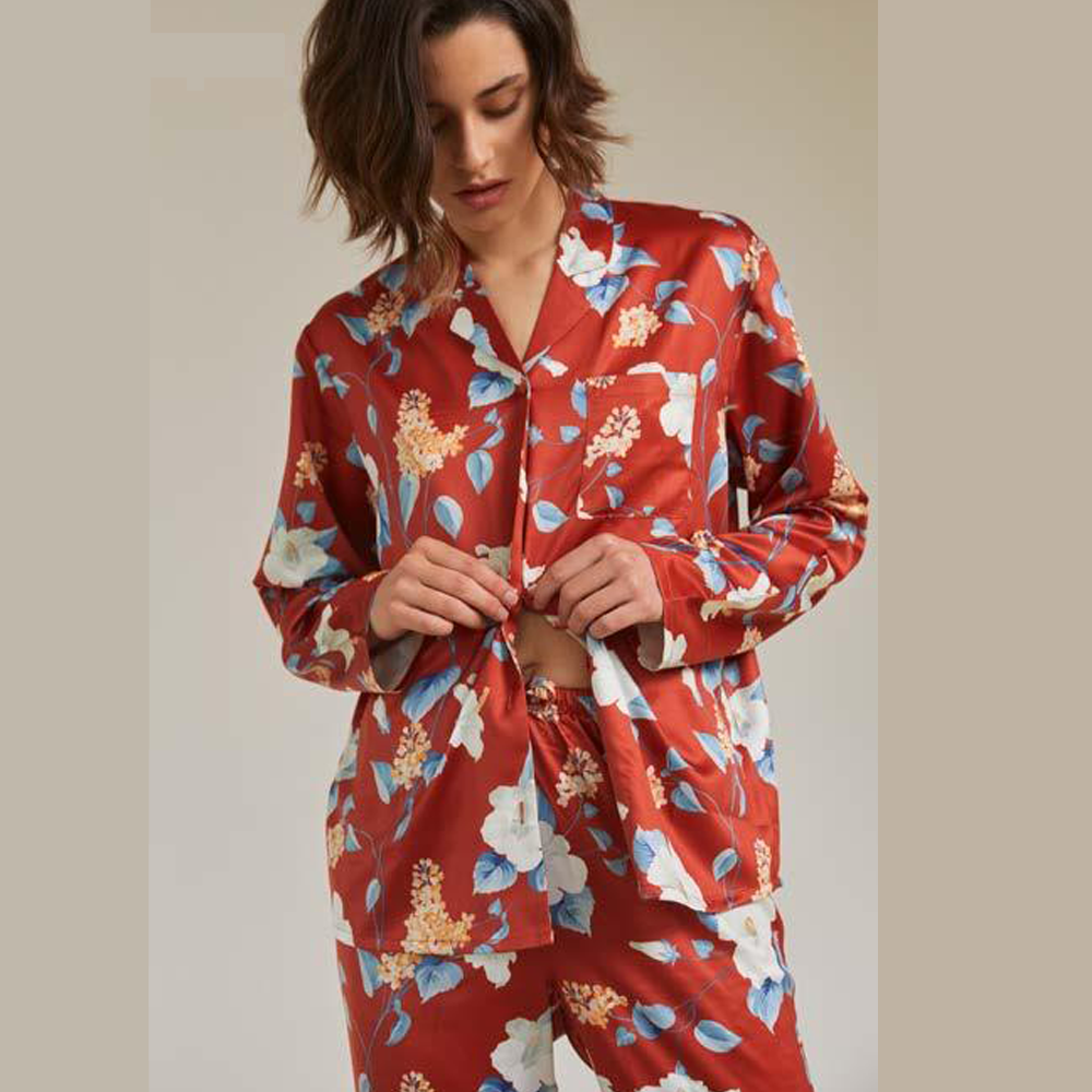 Pigiama Donna Admas Garden Pigiama Donna admas linea Garden in raso poliestere con stampa, Pigiama con bottoni, giacca aperta davanti morbido ed elegante pigiama. Adatto alle donne più esigenti