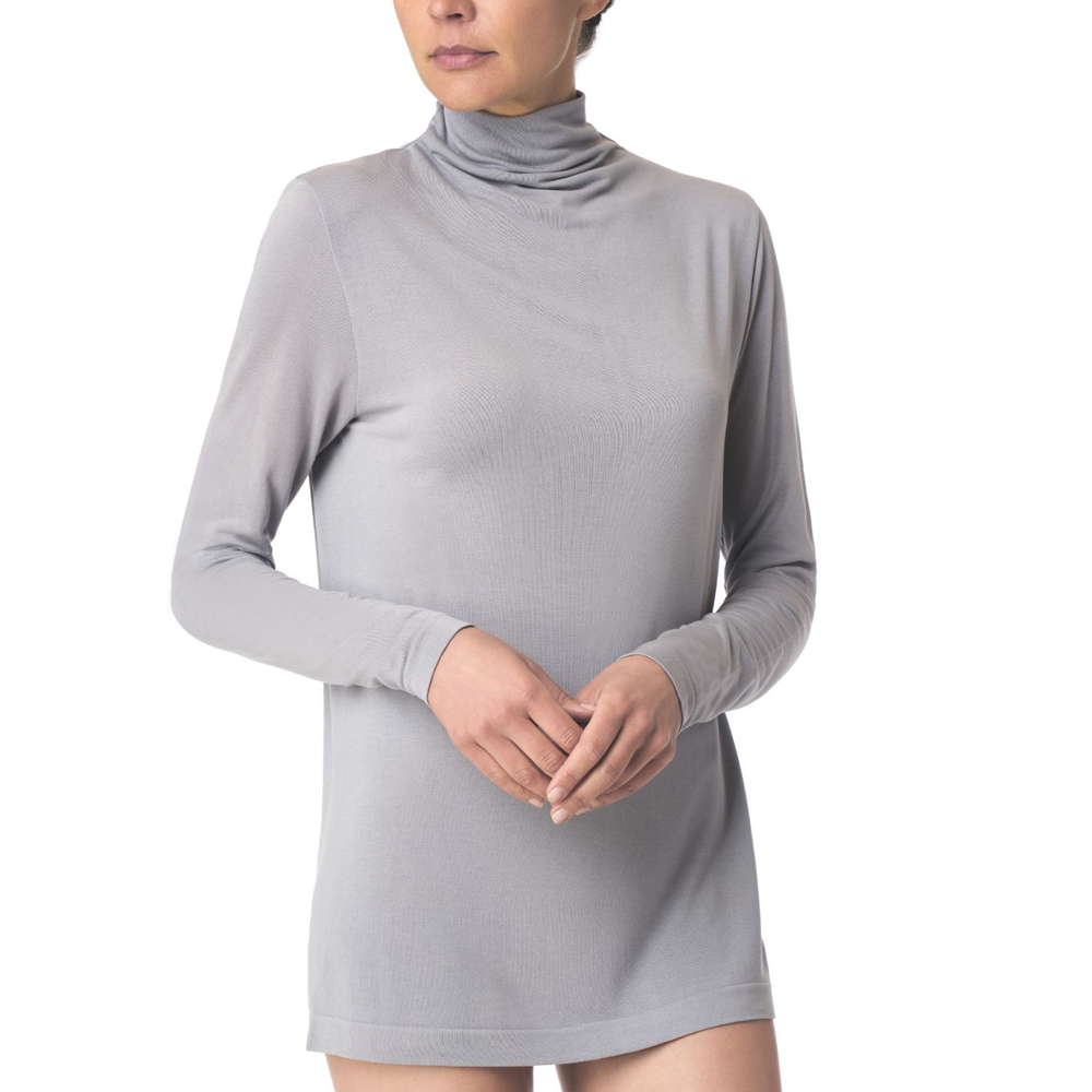 Dolcevita in morbido micromodal a manica lunga. Morbidi e caldi, come una carezza sulla pelle, sono perfetti per look comfy e casual.