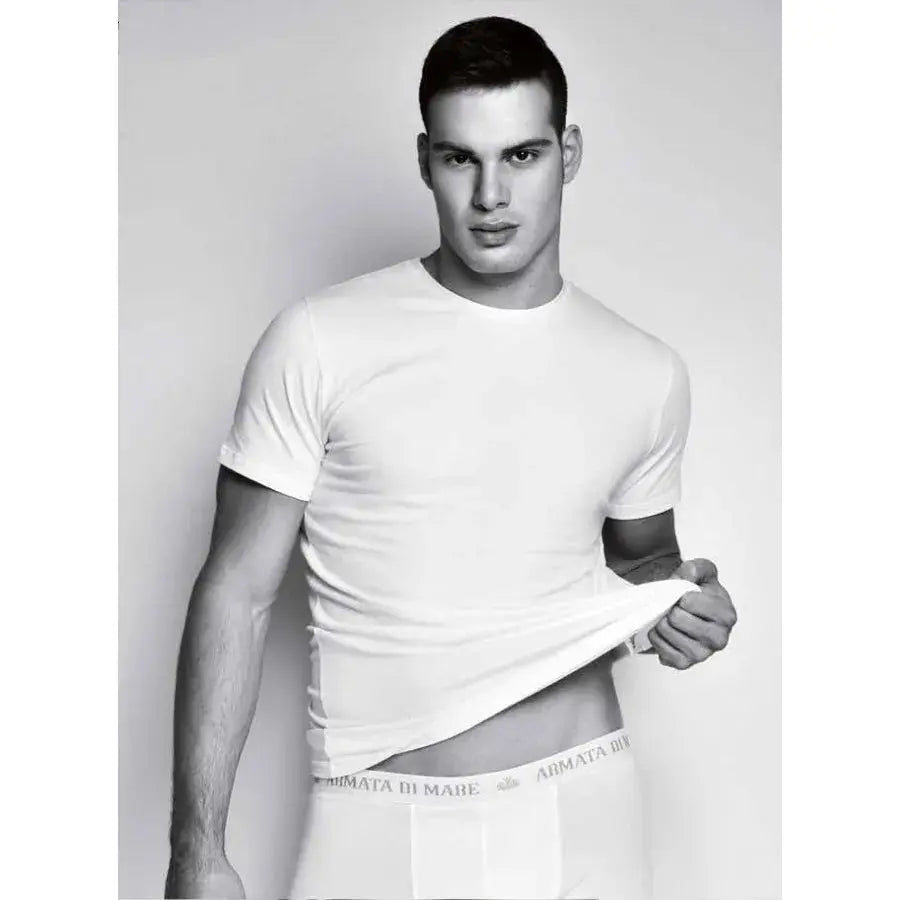 Maglia Bielastica Uomo: Comfort e Stile per un Look Impeccabile